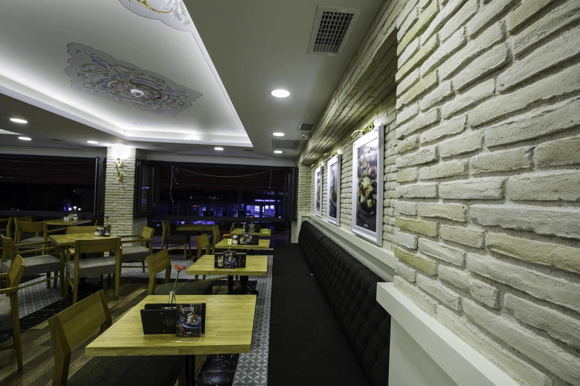 Hotel Phosphorion Estambul Exterior foto Interior of a restaurant in Nicosia, Cyprus