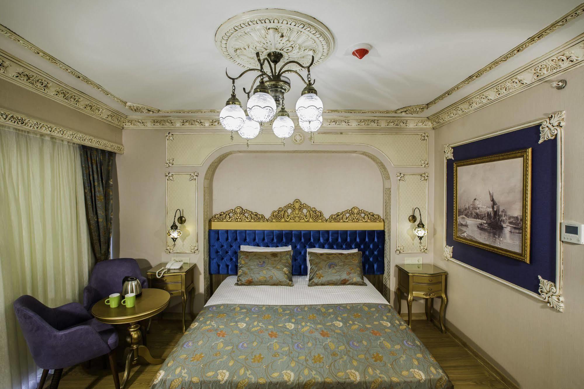 Hotel Phosphorion Estambul Exterior foto A room at the hotel